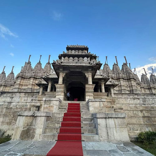 entrance-in-ranakpur-jain-temple