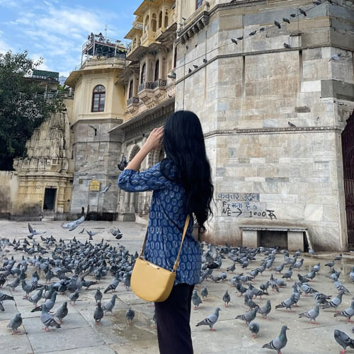 girl-in-udaipur-solo-traveller