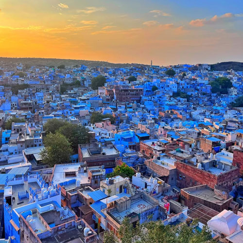 lost-in-the-hues-of-the-blue-city