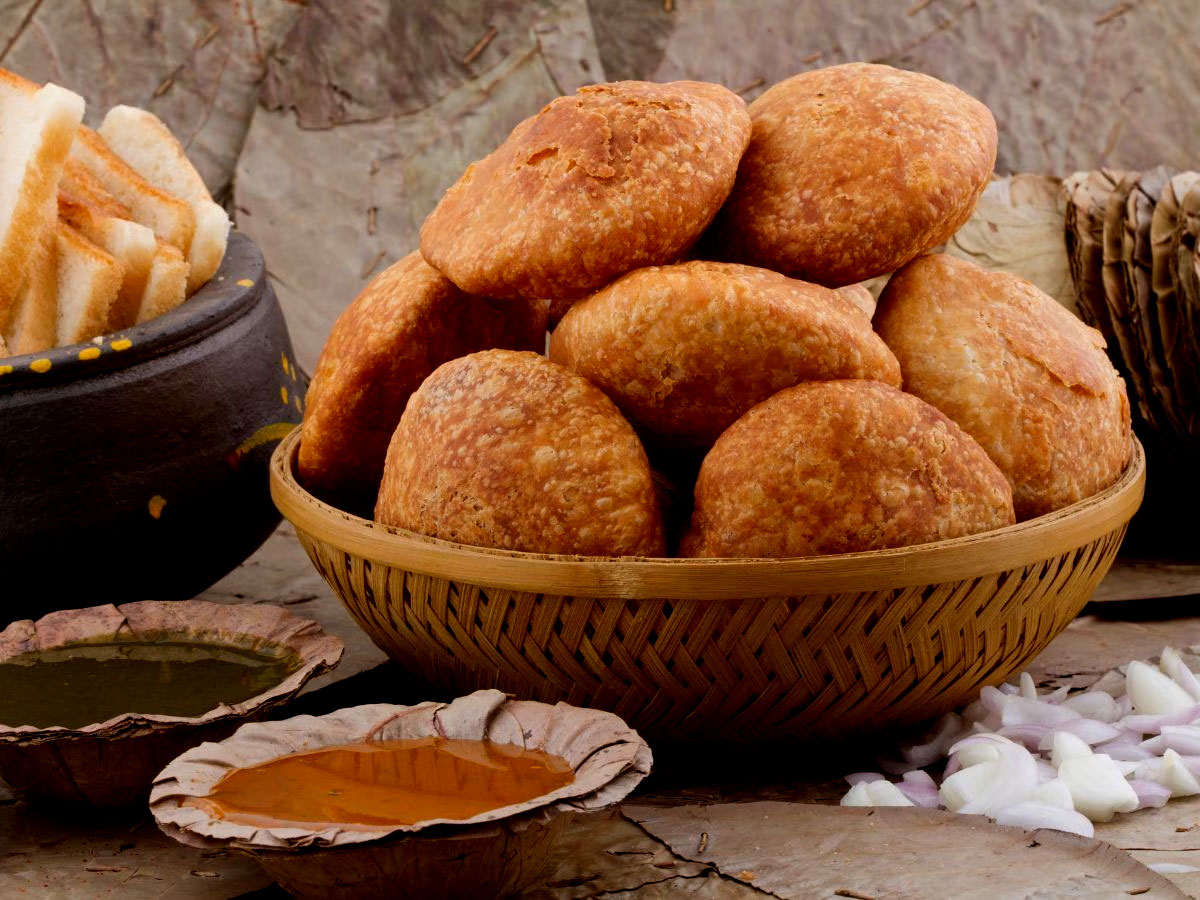 Rajasthani Pyaz Ki Kachori served hot with chutney